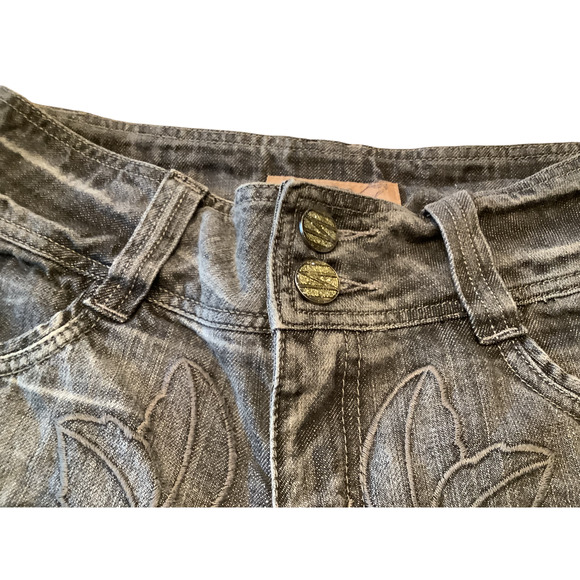 BAIHE & YASTH EMBROIDERED AND SEQUINED DENIM SHORTS SZ 29 - Picture 6 of 10